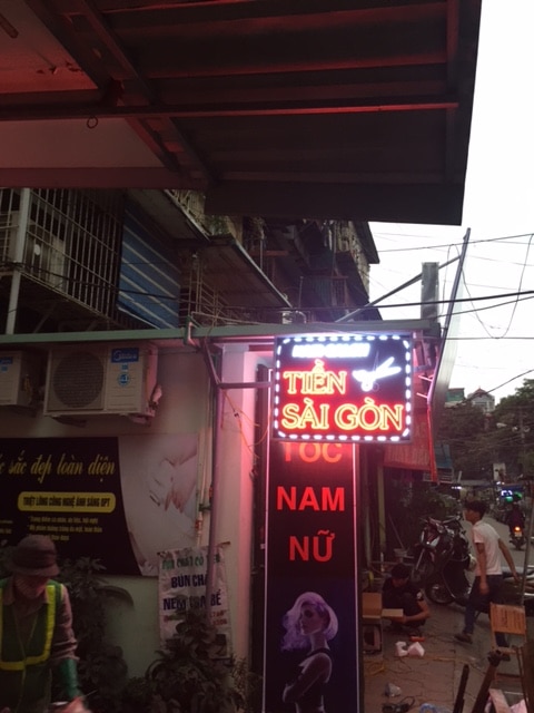 Thi công biển salon tóc tại Hà Nội