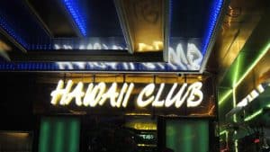 Dịch vụ thi công biển quảng cáo đèn Led chuyên nghiệp tại Hà Nội 45 Dịch vụ thiết kế biển quảng cáo đèn Led