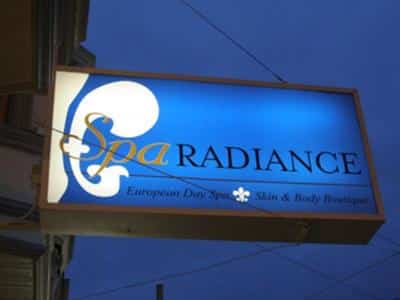 Làm bảng hiệu quảng cáo chuyên nghiệp tại Hà Nội 44 Bảng hiệu hộp đèn giá rẻ