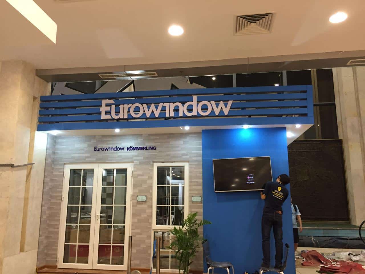 lam-bien-quang-cao-chu-fomex