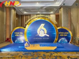 backdrop lễ tân sang trọng