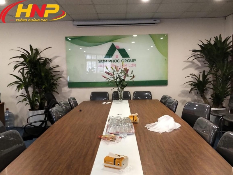 Làm Backdrop Lễ Tân Giá Rẻ Mà Vẫn Đẹp, Bền Và Đúng Thương Hiệu 9 làm backdrop lễ tân giá rẻ